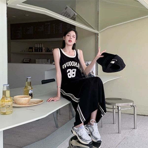 美式運動風字母洋裝 韓國女裝,東大門服裝,流行穿搭,美人鞋窩,小個子穿搭,好看又平價,直播連線,現貨,
實體店鋪