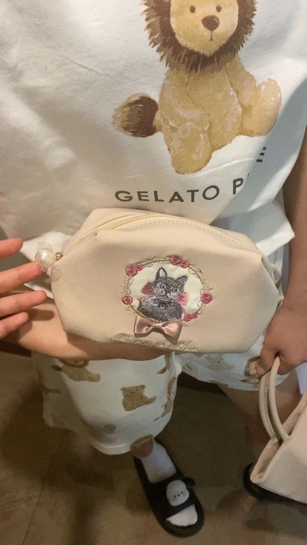 日本貴婦品牌貓咪刺繡化妝包 
