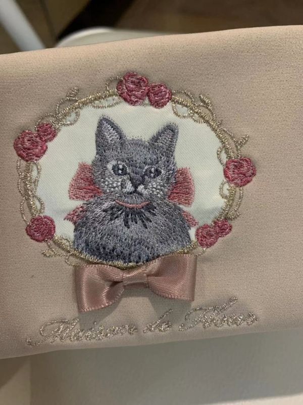 日本貴婦品牌貓咪刺繡化妝包 