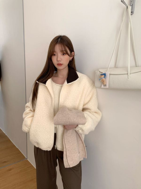 𝐍𝐞𝐰 𝟐𝟎𝟐𝟓 捲毛撞色領外套 