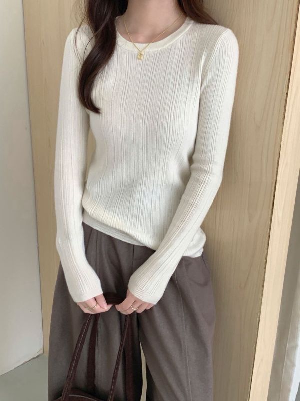 版型超好～純色打底針織上衣 