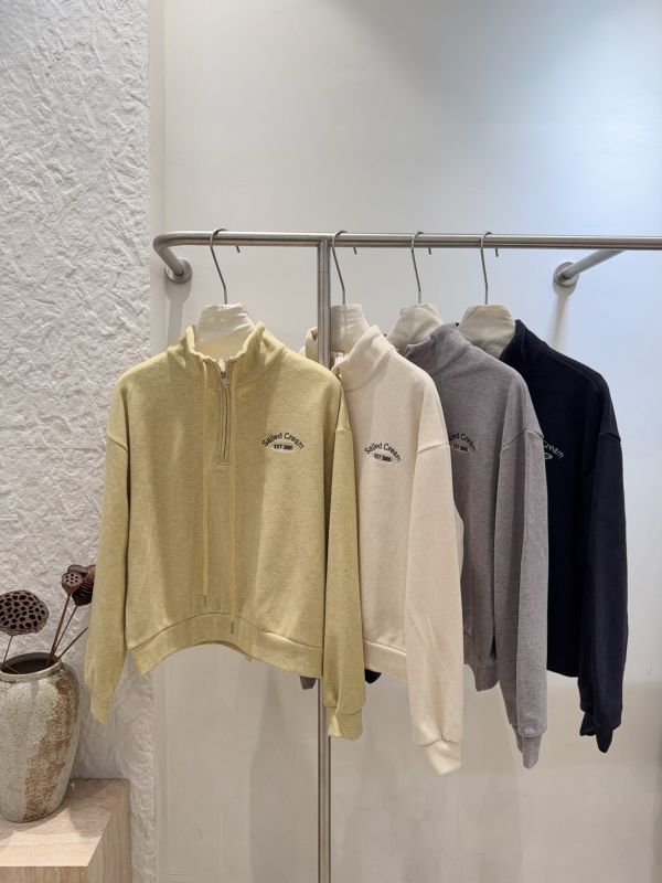 刺繡半拉鍊衛衣 