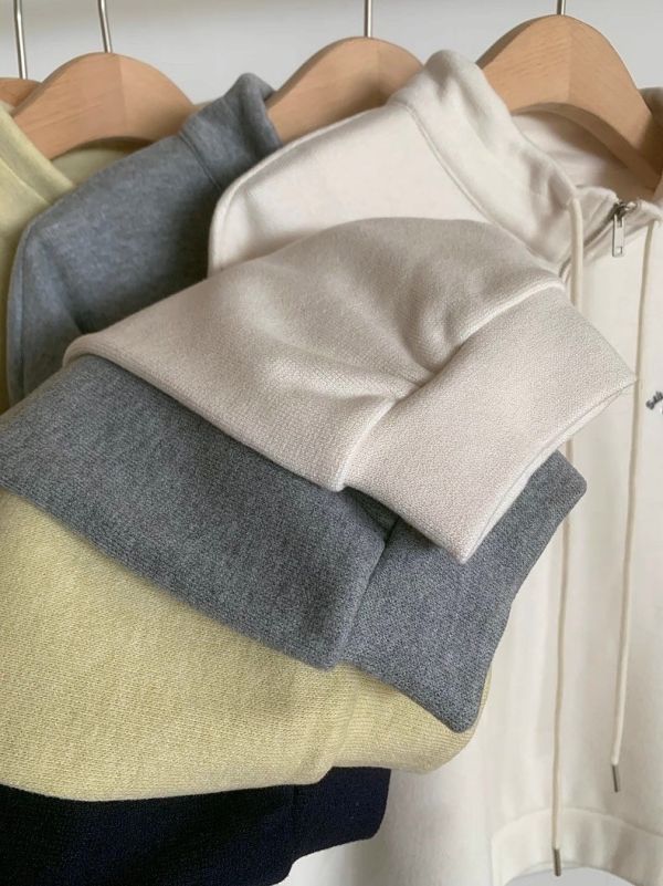 刺繡半拉鍊衛衣 