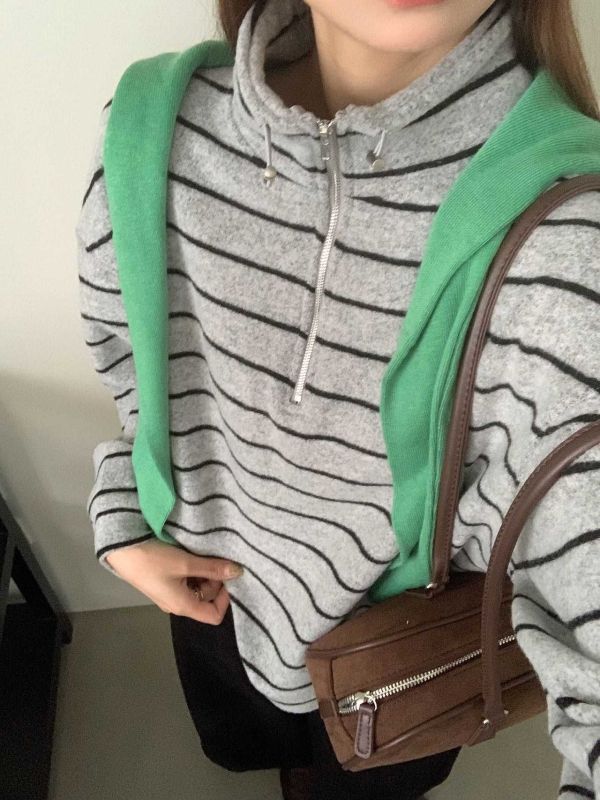 磨毛加絨拉鍊條紋上衣 