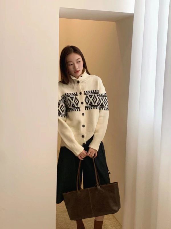 𝐍𝐞𝐰 北歐風雪花開釦毛衣 