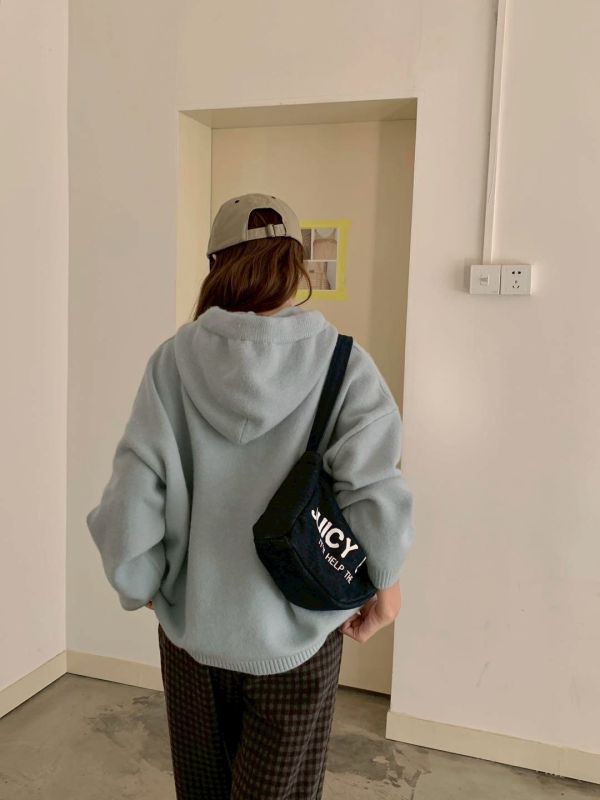 𝐍𝐞𝐰 𝟐𝟎𝟐𝟓連帽拉繩中長版毛衣 