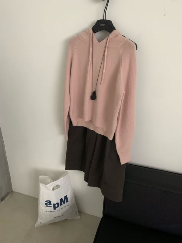 𝐍𝐞𝐰 𝟐𝟎𝟐𝟓 抽繩連帽針織毛衣 