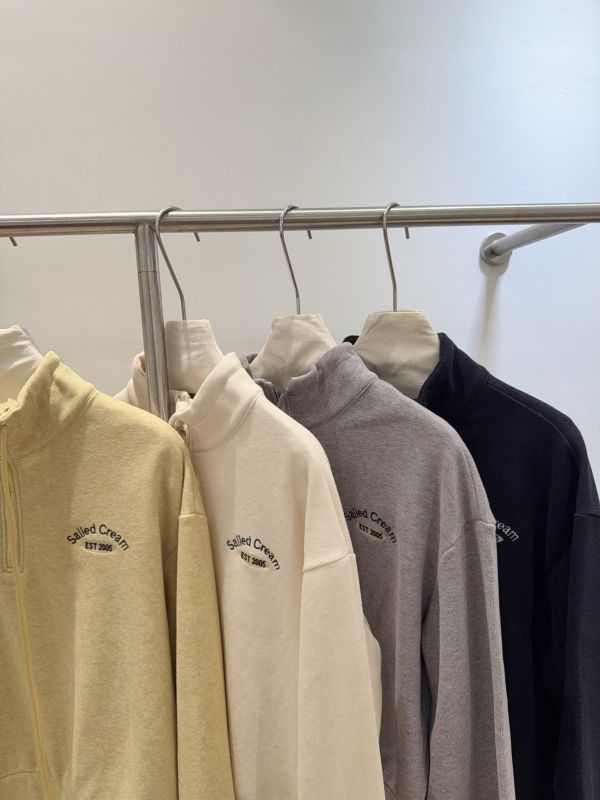 刺繡半拉鍊衛衣 