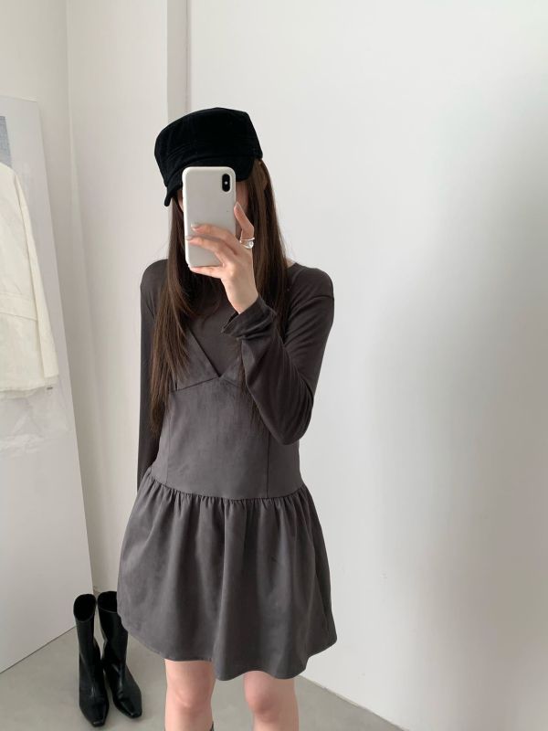 𝐍𝐞𝐰 𝟐𝟎𝟐𝟓 V領吊帶短洋 