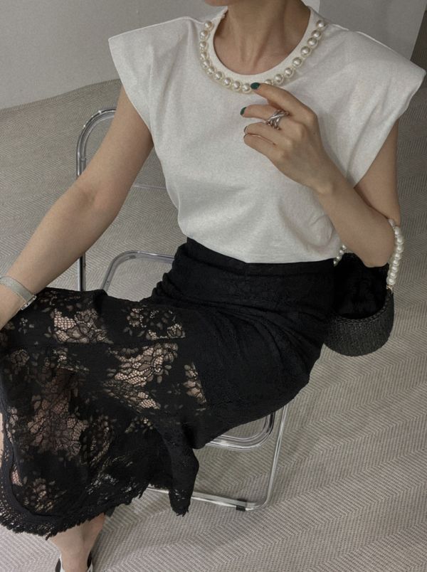 韓國小墊肩純色珍珠領飛袖背心 韓國女裝,東大門服裝,流行穿搭,美人鞋窩,小個子穿搭,好看又平價,直播連線,現貨,
實體店鋪