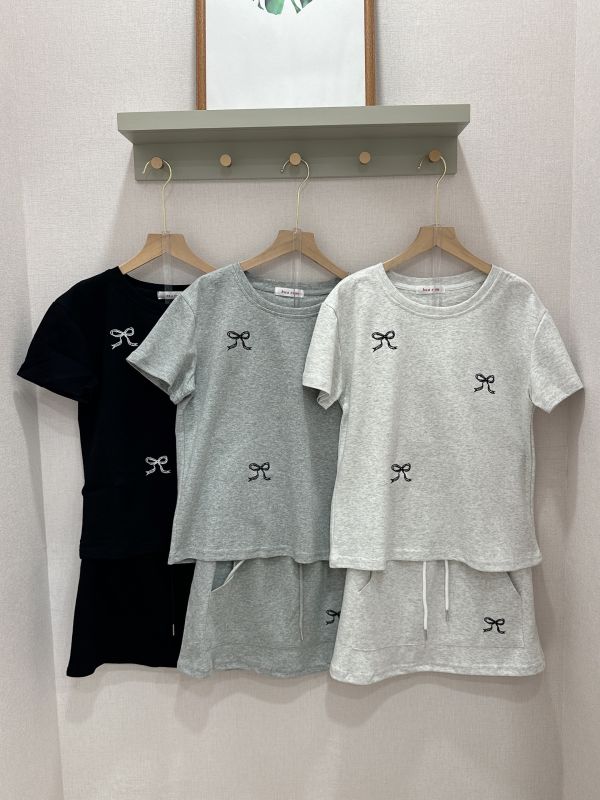 刺繡蝴蝶結套裝 