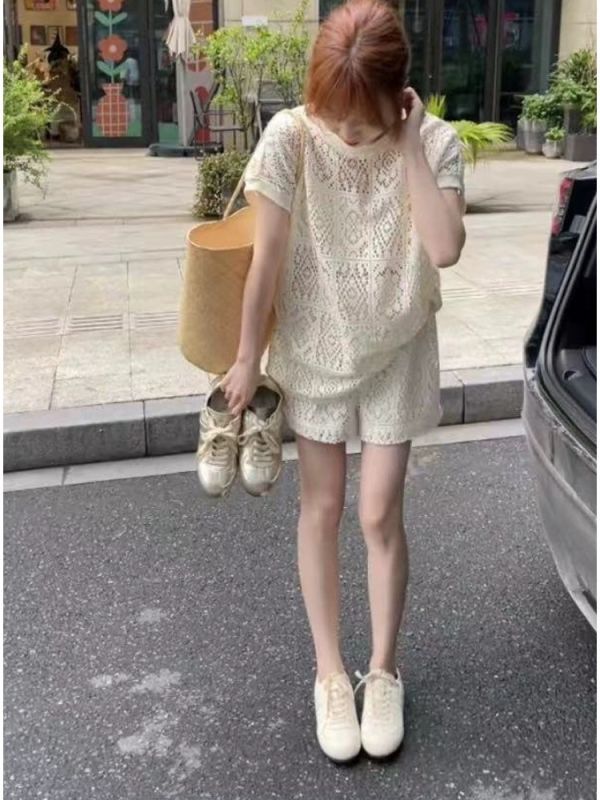 韓系蕾絲三件套裝 韓國女裝,東大門服裝,流行穿搭,美人鞋窩,小個子穿搭,好看又平價,直播連線,現貨,
實體店鋪