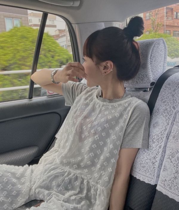 日系疊穿搭配～透肌後綁帶長背心上衣 