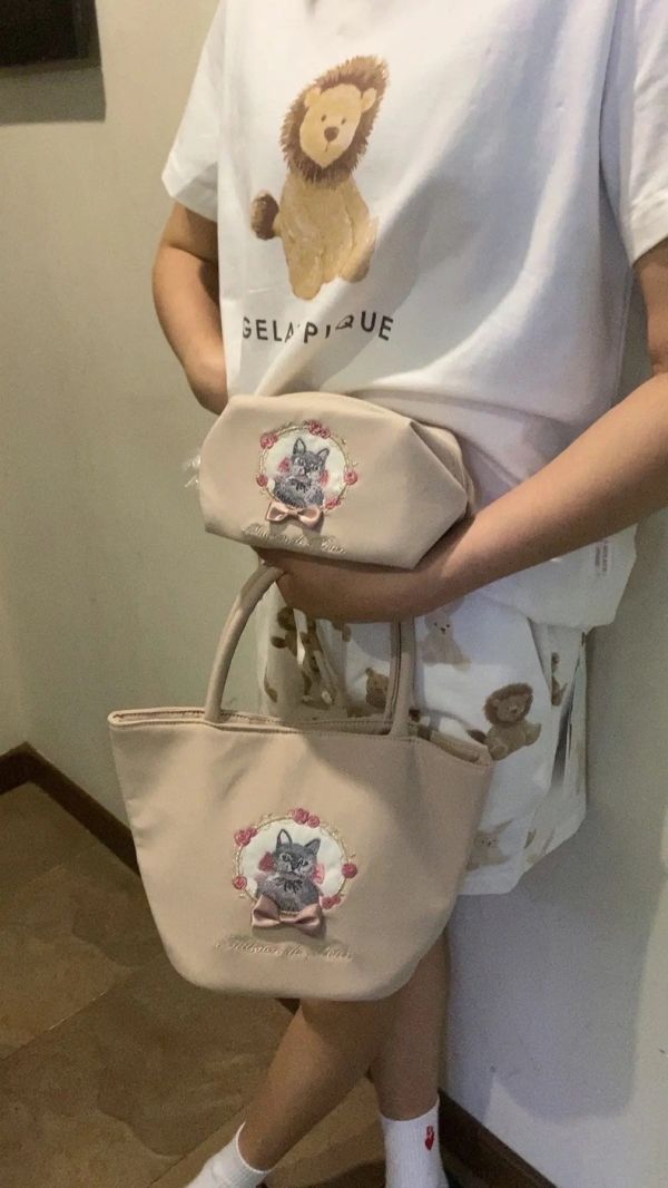 日本貴婦品牌貓咪刺繡化妝包 