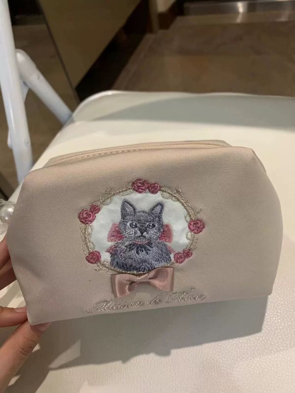 日本貴婦品牌貓咪刺繡化妝包 