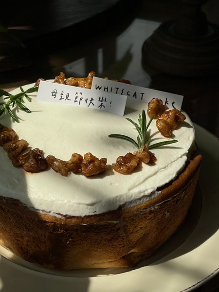 本月蛋糕【蘋果巴斯克乳酪】 金門甜點,金門美食,金門旅遊,生日蛋糕,蛋糕,金門伴手禮,巧克力戚風,父親節蛋糕,母親節蛋糕,蛋糕外送,草莓蛋糕,達克瓦茲,提拉米蘇,草莓大福,戚風蛋糕,水果蛋糕,泡芙,金門下午茶,金門咖啡,金門民宿