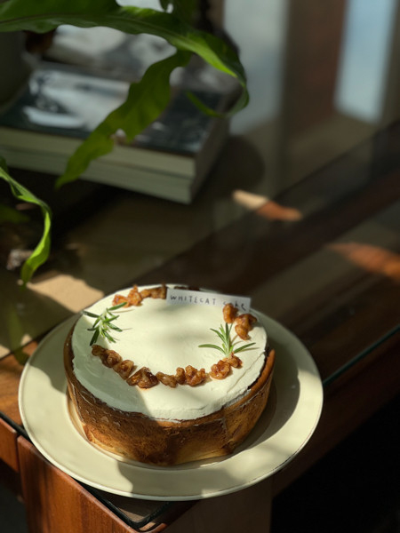 本月蛋糕【蘋果巴斯克乳酪】 金門甜點,金門美食,金門旅遊,生日蛋糕,蛋糕,金門伴手禮,巧克力戚風,父親節蛋糕,母親節蛋糕,蛋糕外送,草莓蛋糕,達克瓦茲,提拉米蘇,草莓大福,戚風蛋糕,水果蛋糕,泡芙,金門下午茶,金門咖啡,金門民宿