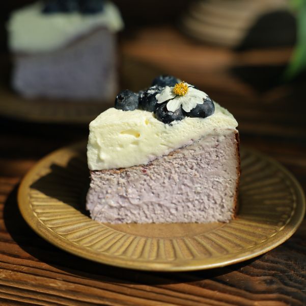 藍莓巴斯克 金門甜點,金門美食,金門旅遊,生日蛋糕,蛋糕,金門伴手禮,巧克力戚風,父親節蛋糕,母親節蛋糕,蛋糕外送,草莓蛋糕,達克瓦茲,提拉米蘇,草莓大福,戚風蛋糕,水果蛋糕,泡芙,金門下午茶,金門咖啡,金門民宿