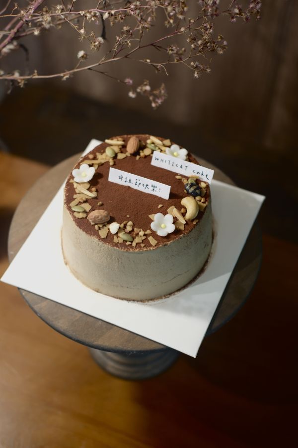 提拉米蘇戚風蛋糕 金門甜點,金門美食,金門旅遊,生日蛋糕,蛋糕,金門伴手禮,巧克力戚風,父親節蛋糕,母親節蛋糕,蛋糕外送,草莓蛋糕,達克瓦茲,提拉米蘇,草莓大福,戚風蛋糕,水果蛋糕,泡芙,金門下午茶,金門咖啡,金門民宿