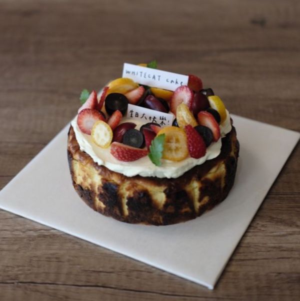 香草巴斯克蛋糕 金門甜點,金門美食,金門旅遊,生日蛋糕,蛋糕,金門伴手禮,巧克力戚風,父親節蛋糕,母親節蛋糕,蛋糕外送,草莓蛋糕,達克瓦茲,提拉米蘇,草莓大福,戚風蛋糕,水果蛋糕,泡芙,金門下午茶,金門咖啡,金門民宿