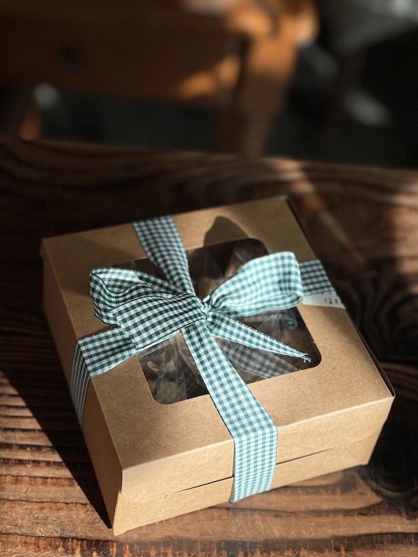 白貓彌月禮盒 金門甜點,金門美食,金門旅遊,生日蛋糕,蛋糕,金門伴手禮,巧克力戚風,父親節蛋糕,母親節蛋糕,蛋糕外送,草莓蛋糕,達克瓦茲,提拉米蘇,草莓大福,戚風蛋糕,水果蛋糕,泡芙,金門下午茶,金門咖啡,金門民宿,彌月蛋糕,彌月禮盒,金門彌月禮盒