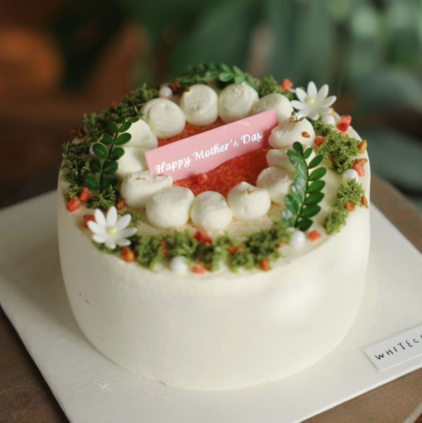 本月蛋糕【草莓冰淇淋蛋糕】 金門甜點,金門美食,金門旅遊,生日蛋糕,蛋糕,金門伴手禮,巧克力戚風,父親節蛋糕,母親節蛋糕,蛋糕外送,草莓蛋糕,達克瓦茲,提拉米蘇,草莓大福,戚風蛋糕,水果蛋糕,泡芙,金門下午茶,金門咖啡,金門民宿