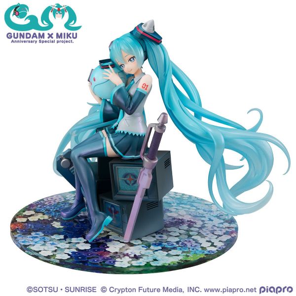 2026年9月預購 MEGAHOUSE Lucrea 機動戰士鋼彈45週年 x 初音未來 初音未來 x 00鋼彈 塗裝完成品 