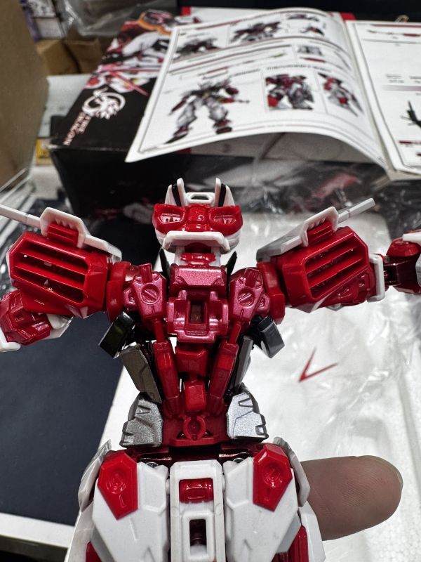 [現貨] 清倉特價 火龍果紅異端 MB樣式 可動完成品 (瑕疵) 