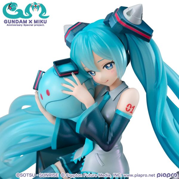 2026年9月預購 MEGAHOUSE Lucrea 機動戰士鋼彈45週年 x 初音未來 初音未來 x 00鋼彈 塗裝完成品 