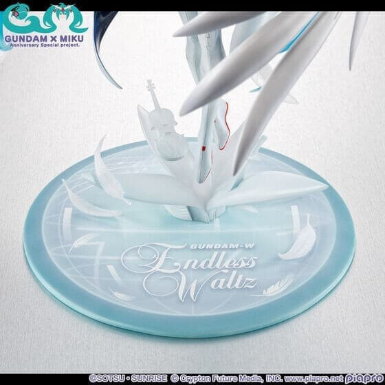 2026年6月預購 MEGAHOUSE MH限定 Lucrea 鋼彈X初音 MIKU 初音未來 X 飛翼鋼彈零式 EW 塗裝完成品 