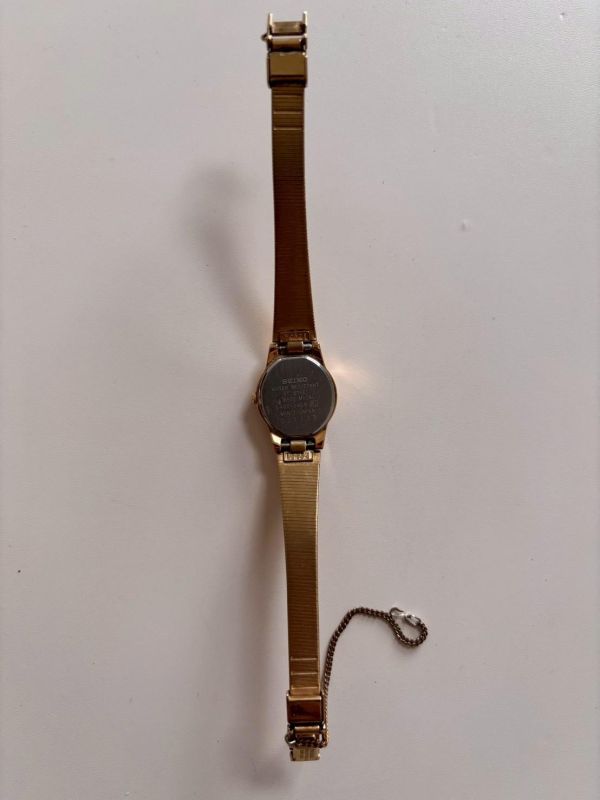 Seiko 經典數字小金錶 