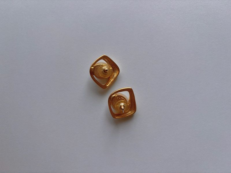 質感鏤空珍珠耳環 