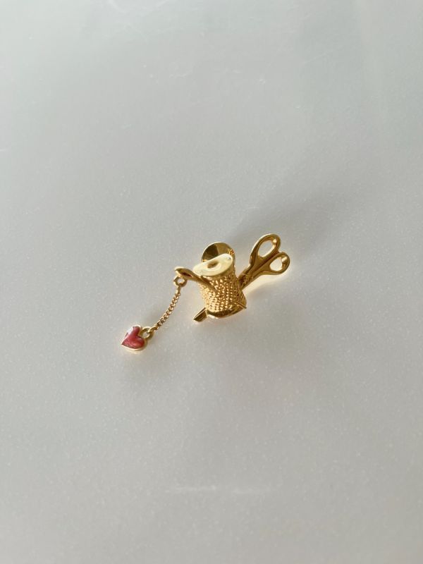 裁縫師工具胸針 