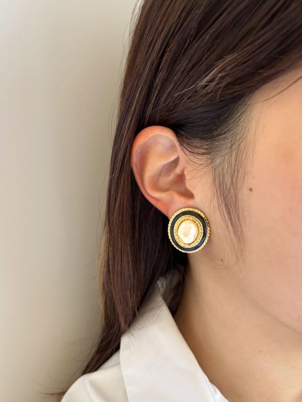 珍珠橢圓琺瑯耳夾 
