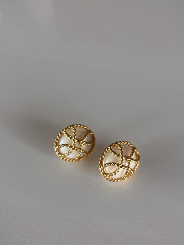 橢圓珍珠編繩耳環 