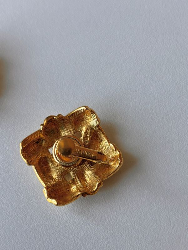 NAPIER 金色正方形編織耳夾 