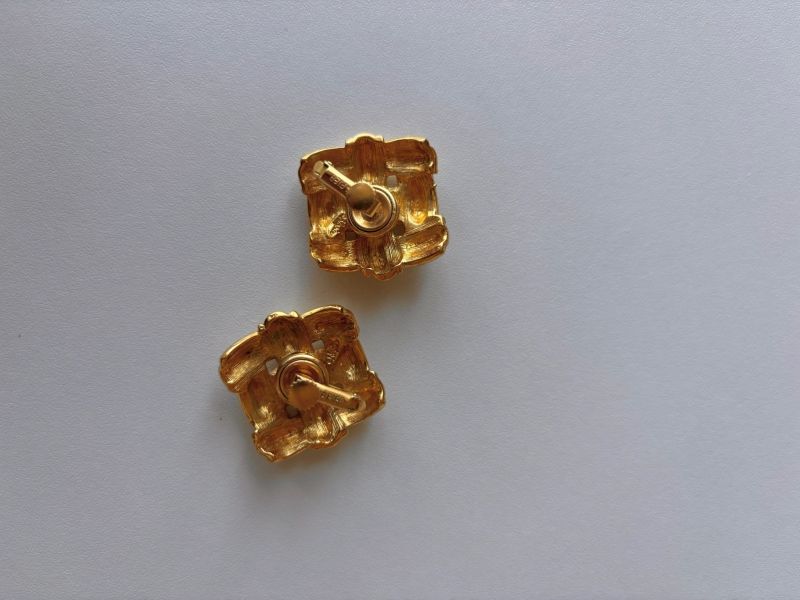 NAPIER 金色正方形編織耳夾 