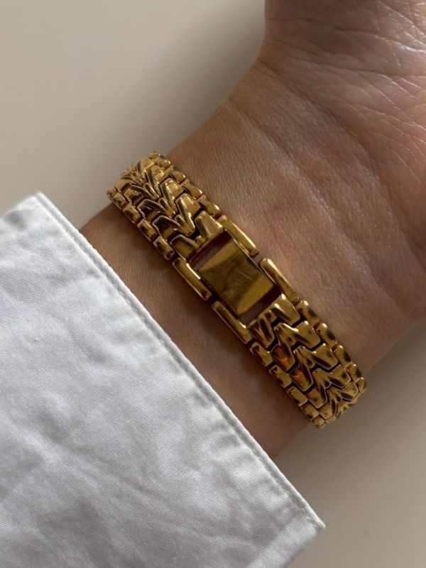 Seiko 復古雕紋小金錶 