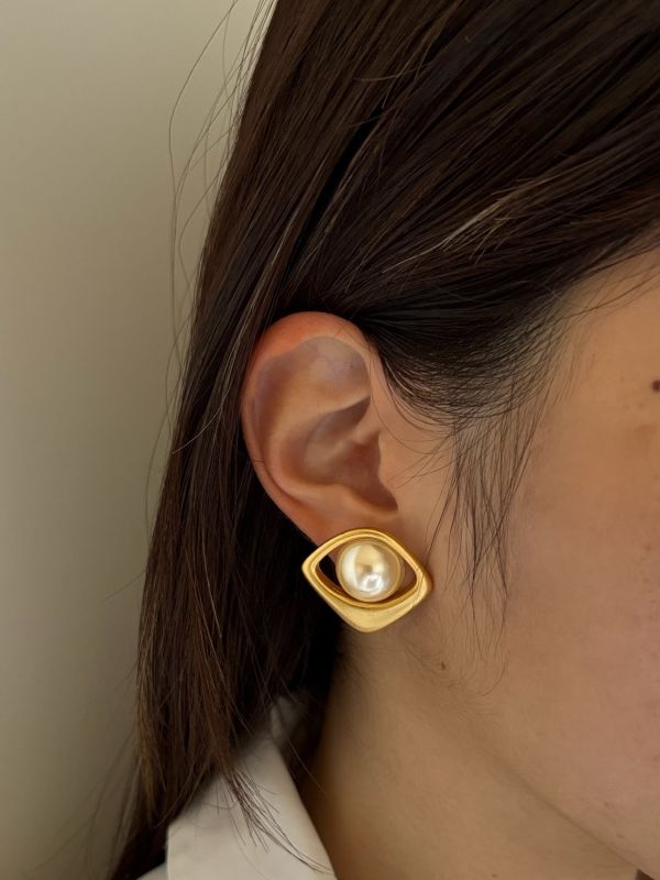 質感鏤空珍珠耳環 