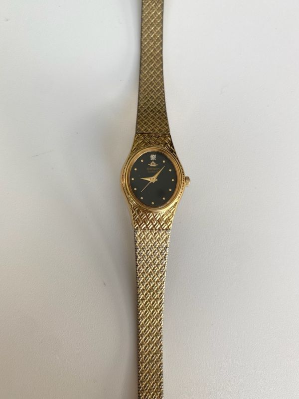 Seiko橢圓小黑錶 | Vintage Seiko Watch in Oval 