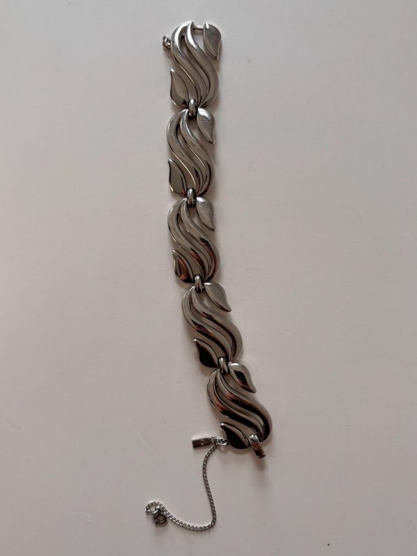 Monet 銀色金屬手鍊 