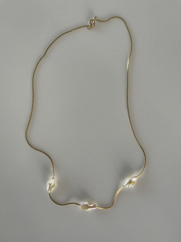 AVON 珍珠流光細鍊項鍊 