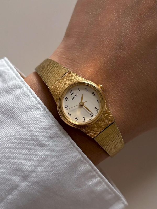 Seiko 經典數字小金錶 