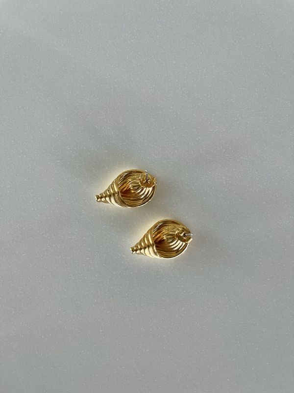 AVON 80年代金色樹葉弧形耳環 