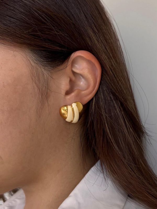 90s 奶油金愛心形耳環 