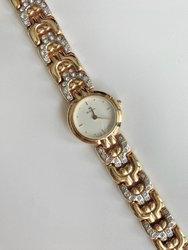 Bulova 寶路華圓盤水鑽錶 