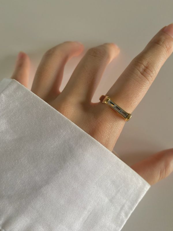 AVON 鋯石細戒指 