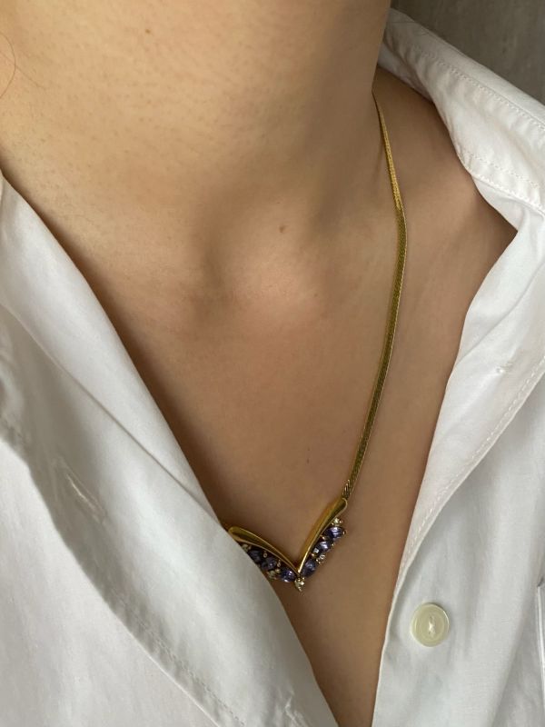 AVON 紫晶 V 型項鍊 