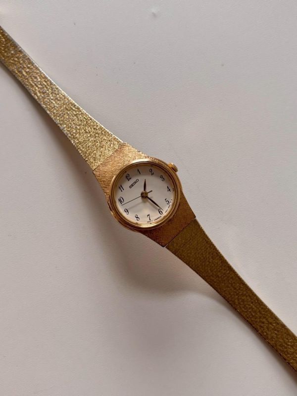 Seiko 經典數字小金錶 