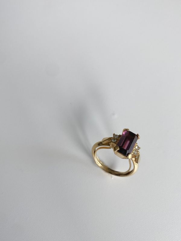 Avon中古紫色方讚戒指 | Vintage Avon Ring With Purple Diamanté 